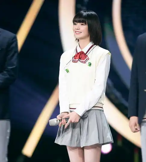 火箭少女段奥娟减肥成功,瘦成筷子腿几乎不敢认,网友减肥教程