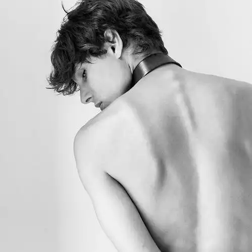 一组欧美风男生女生头像先点赞再保存