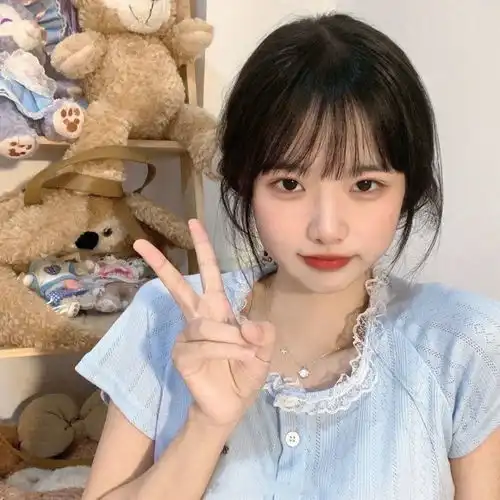 好看女头,言赋深情字藏她名