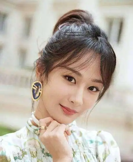 为何漂亮女孩每天化妆皮肤依然好这些小窍门,很少人做得到