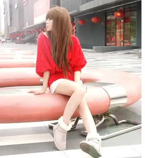 这个染得是什么颜色,烫过没有