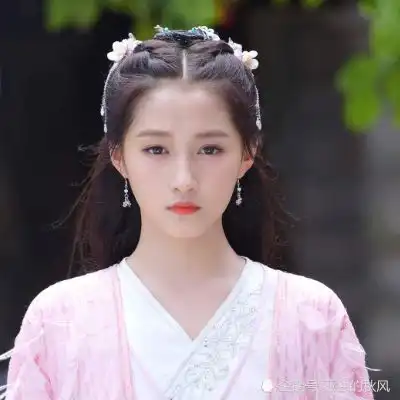 有谁记得关晓彤的英文名看似欧美风十足,翻译过后却让人笑哭
