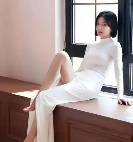 半老徐娘只服这4位,风采依旧,婀娜多姿,个个都是大美女
