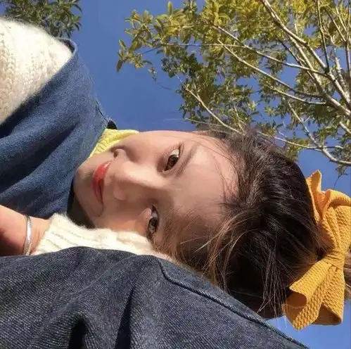文艺范女生头像彩度