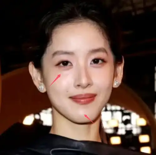 米兰时装周女星生图章泽天双眼无神,赵露思难评,田曦薇太大胆