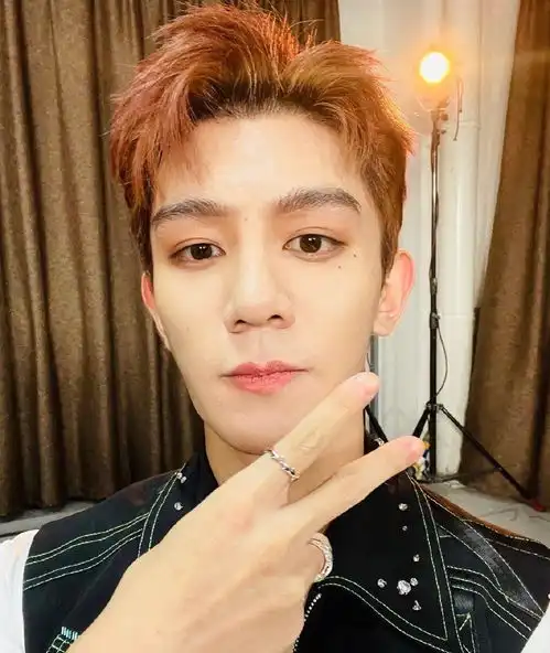 夏之光因录团综右脸受伤报平安,后援团粉丝维权惨遭打脸