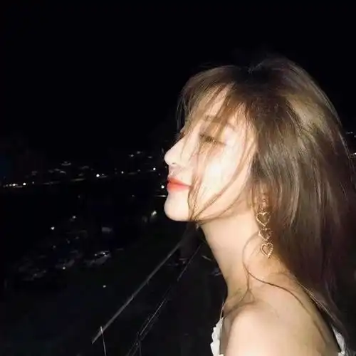 女生头像如果你要驯服一个人就要冒着掉眼泪的危险