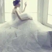 背影头像黑白女生室内微信头像图片大全