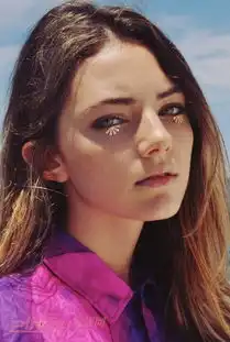 亚麻色女生发型图片,个性时尚长发显气质