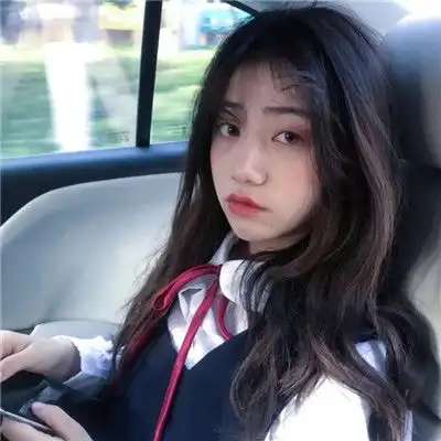 16岁女生遮脸头像高领