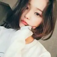 很可爱的短发女生qq头像