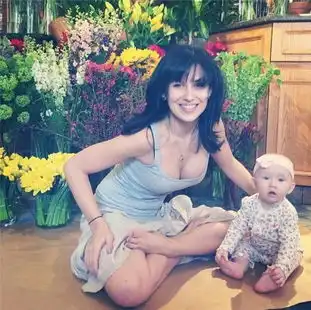 美国女子网晒瑜伽照爆红