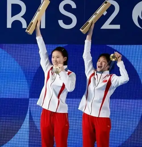 网红女生头像双人陈芋汐