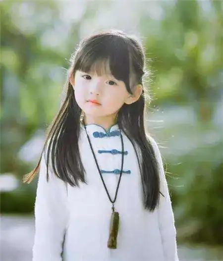 画中画头像女生带字出生