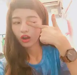 人物这妹子的二次元刘海很萌