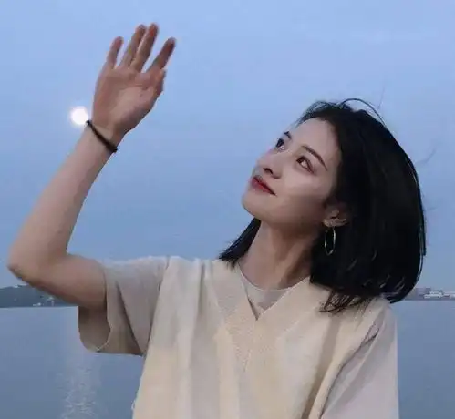 十八女生漂亮头像益达