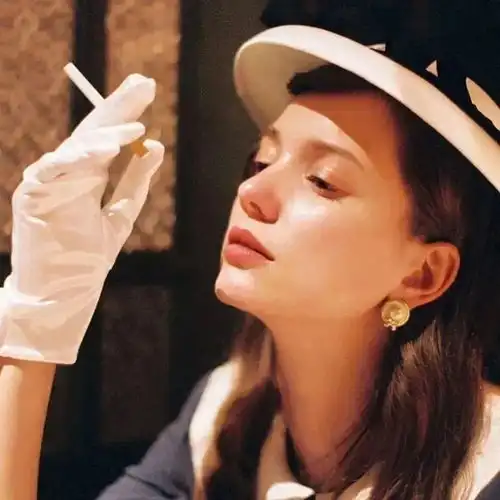 女性信佛的微信头像袁洁