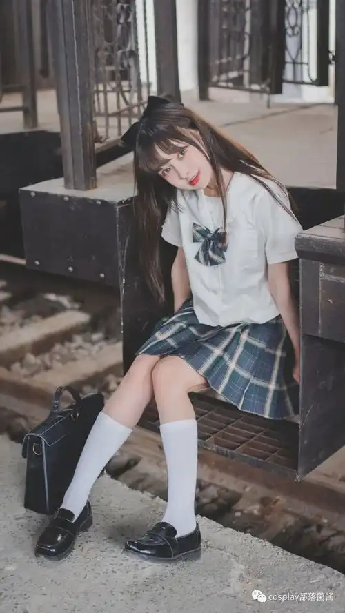 jk少女希望你是真的释怀,而不是瞒着所有人偷偷难过