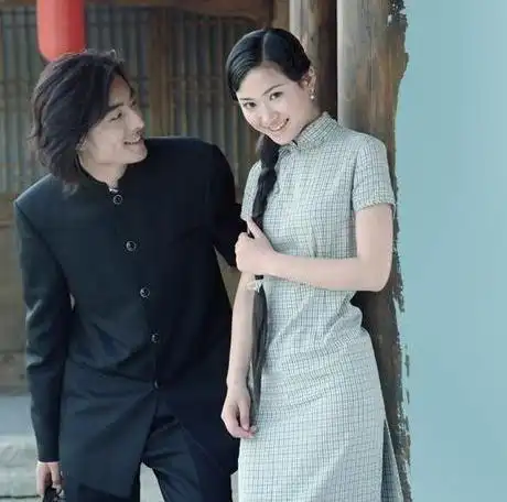 丈夫爱上女学生,她选择成全,离婚后却仍称她为爱妻,耽误她一生