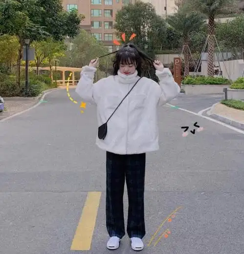 看似花哨的碎花裙还是仙气飘飘的半身纱裙,都可以成为良好的选择