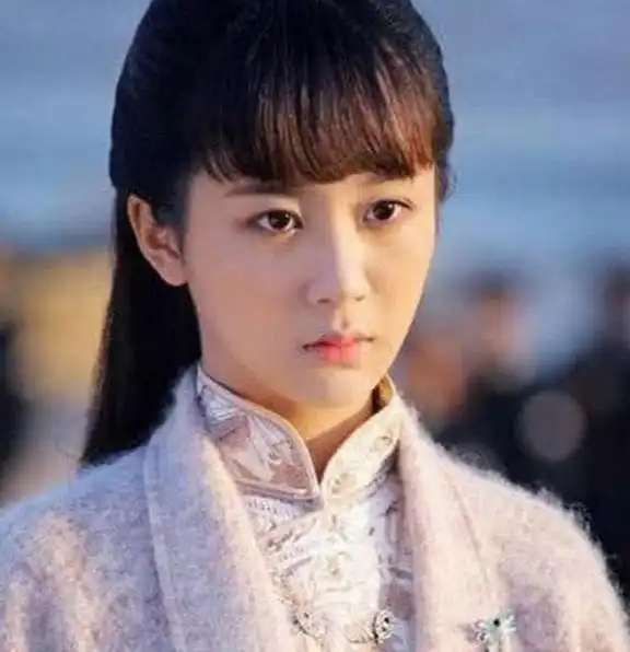 这类女星颜值再高也被齐刘海坑了,只有此萝莉,美成经典