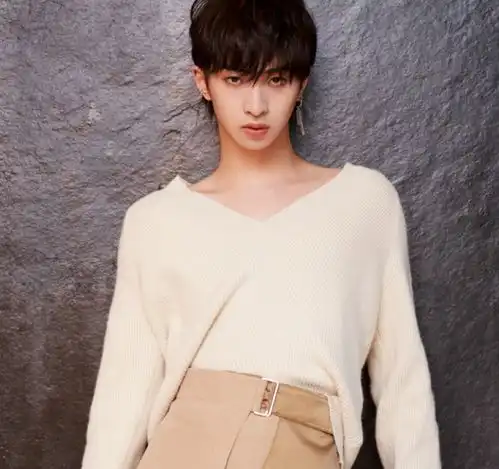 头像女氛围感锁骨