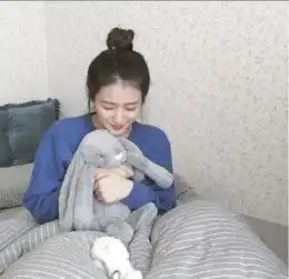 闺蜜说我丑求安慰呜呜