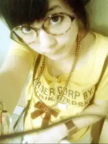 求一张校友可以通过的15岁女生可爱图片