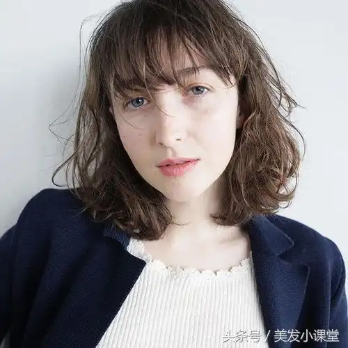 卷发的女生最有魅力,长短做卷都好看