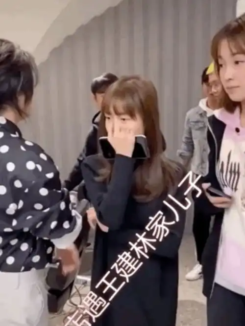 王思聪新女友正面曝光,长相清纯摆脱网红风两人恋爱原因引猜测