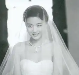 全智贤儿子首曝光,大长腿难掩父母好基因