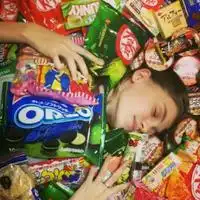 欧美微信头像女生简单大方带着一点的妩媚感更加个性迷人