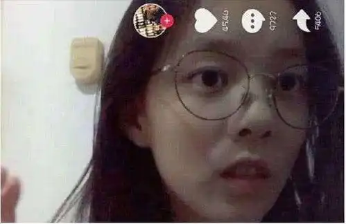 9岁小女孩沉迷抖音,妈妈感觉不对劲,查看女儿手机后怒了