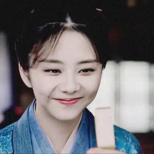 奔三的女人也要穿得减龄,学学谭松韵少女感穿搭,说她18我都信
