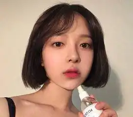 可爱的短发女孩头像真人