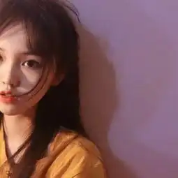 神秘人突击文法新生报到现场