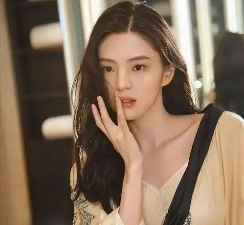 最美小三韩素希的求救李在镕让她成为第二个崔雪莉