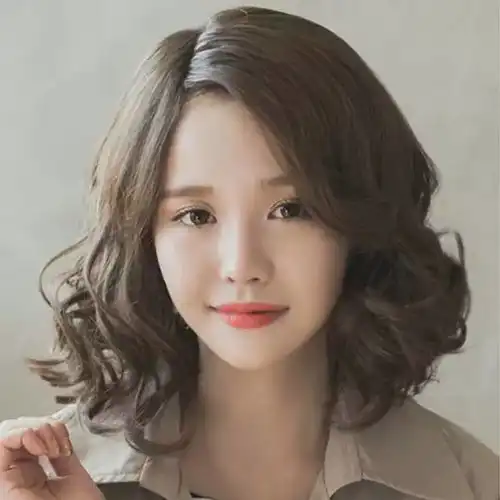 今年还烫大波浪就土爆了,现流行这种减龄款,烫完年轻10岁