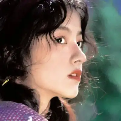 清新淡雅意境女头像秀云