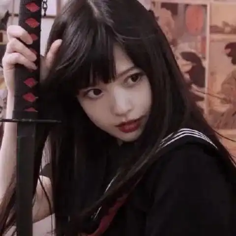 明艳风女生头像