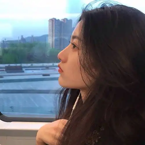纯欲风女生侧脸头像秋冬