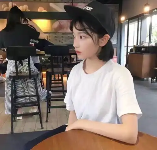 情侣头像看着你傻傻的样子我就爱不释手