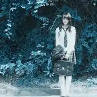 求几张穿校服的女生头像