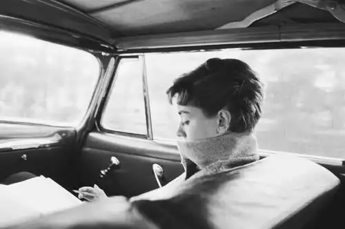 奥黛丽赫本这个美女的照片做素描和速写的素材怎么样