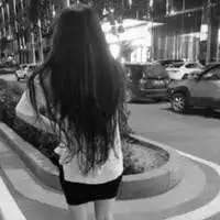 黑白色头像女生背影韩系