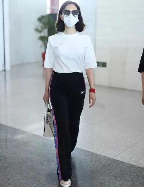 校服裤也能穿出时髦学女神陈数这样穿,减龄时髦值得借鉴