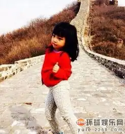 豪车内玩浓妆自拍的女星杨幂非主流姚笛蛇精脸