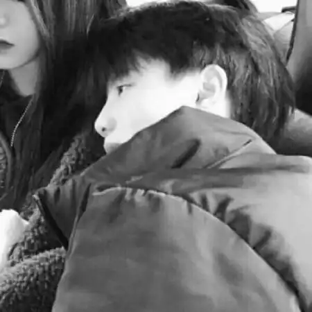 黑白女生头像头像图片qq