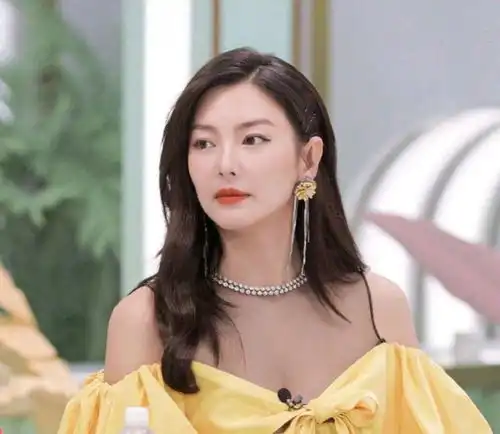 巩俐被嘲黑胖,马伊琍水果姐产后身材被嫌,女性就该承受恶意
