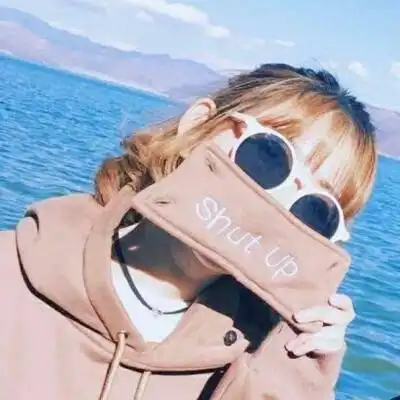 普通自然真人头像女侧脸